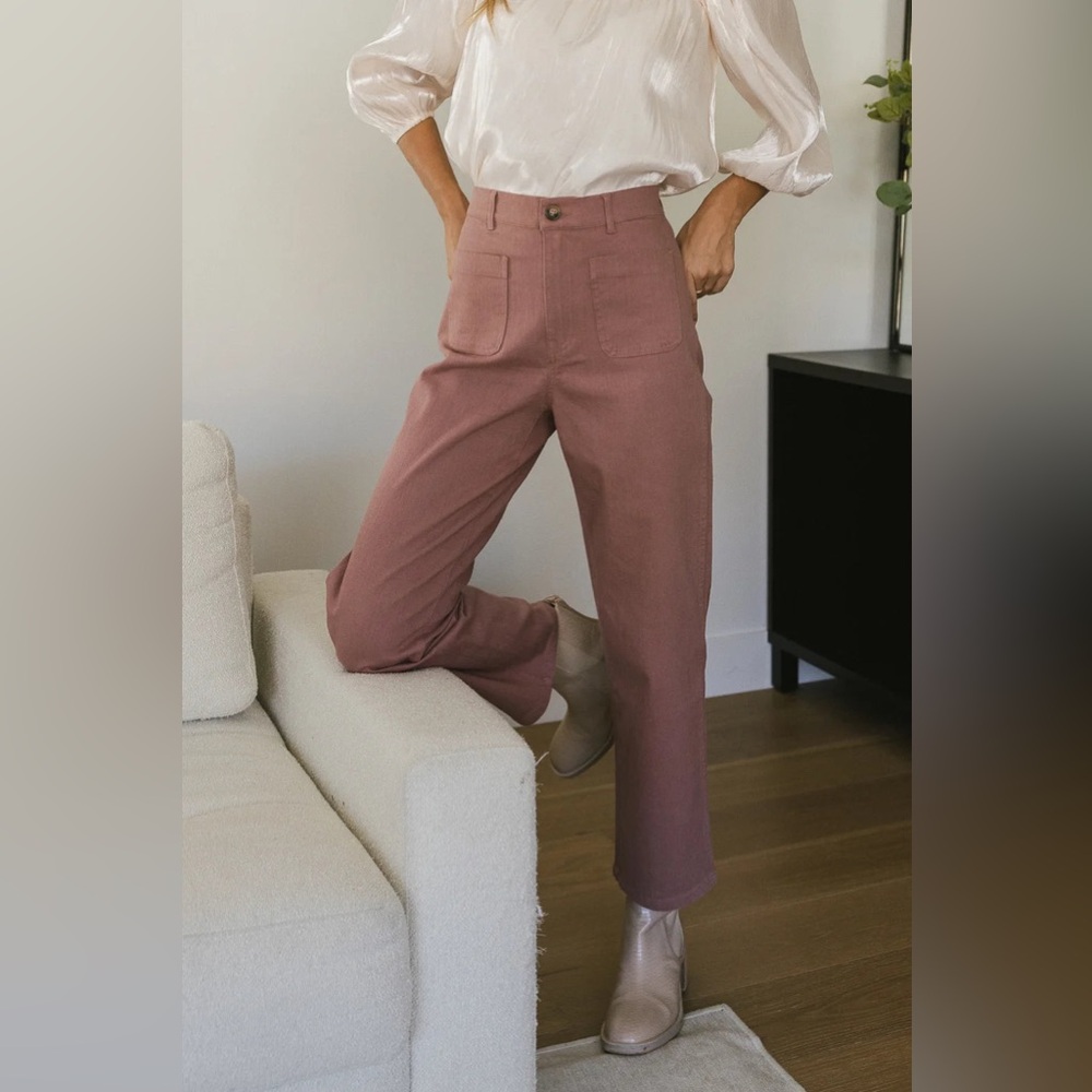 MAGNOLIA STRAIGHT LEG PANTS IN MAUVE